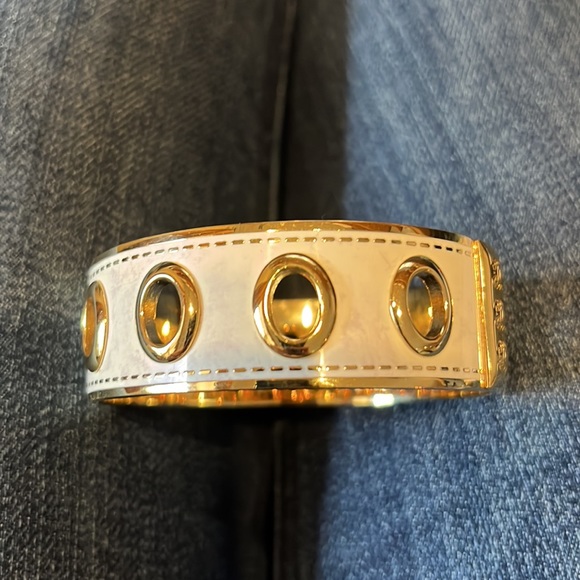 Coach bracelet bangle white & gold with oval perforations - Picture 2 of 9